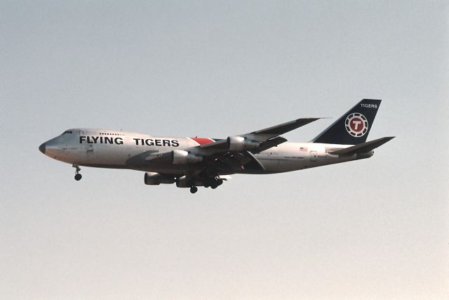 Boeing 747-200 (N806FT) - Final Approach to Narita Intl Airport Rwy34 on 1987/02/01