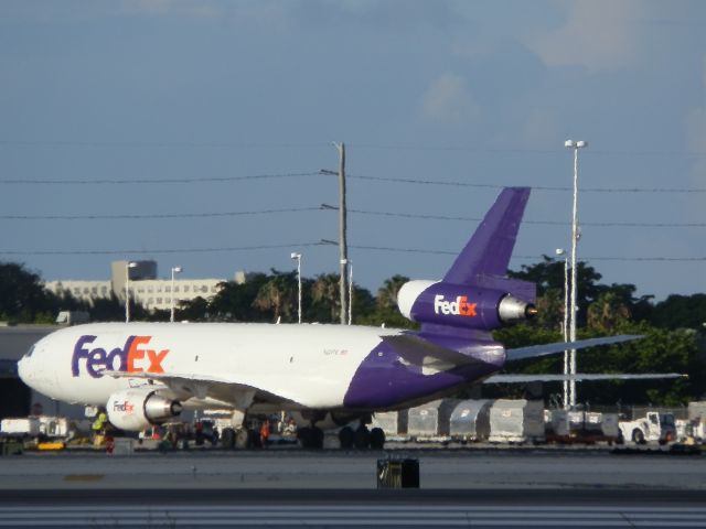 McDonnell Douglas DC-10 (N320FE)