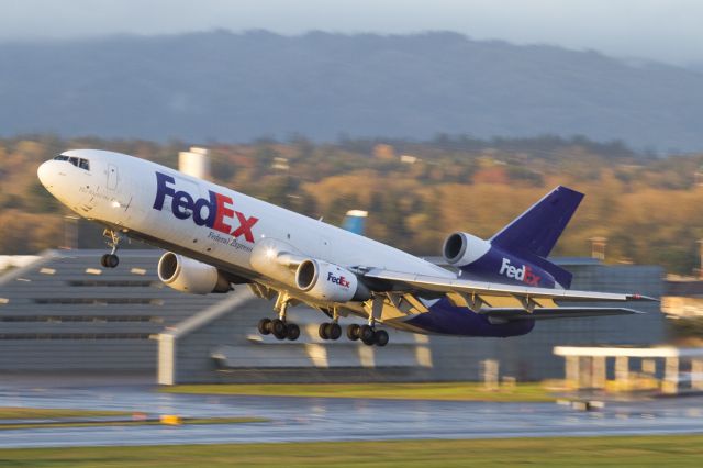 McDonnell Douglas DC-10 (N317FE)