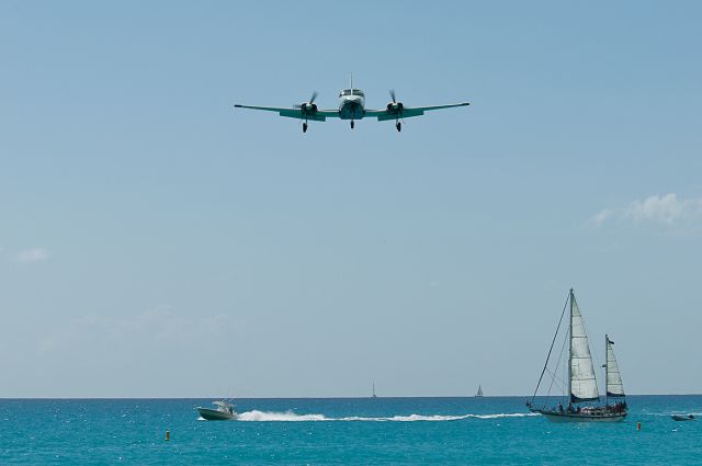 Cessna 402 (VP-AAN)