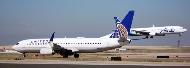 Boeing 737-800 (N33266) - On taxiway Foxtrot. Alaska Air 737 arriving on 34R.