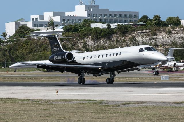 Embraer Legacy 600/650 (N135SC)