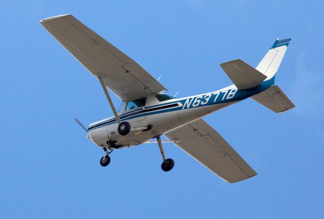 Cessna 152 (N6377B) - Take off RW08.
