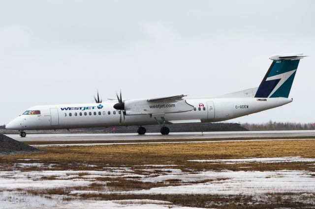 de Havilland Dash 8-400 (C-GDEW)