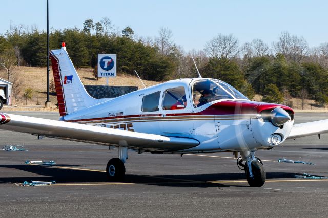 Piper Cherokee (N44575)