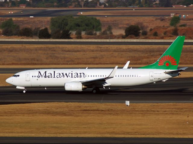 Boeing 737-700 (ET-ARB)