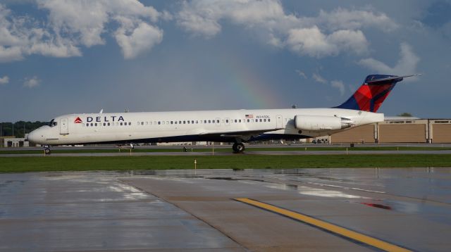 McDonnell Douglas MD-88 (N941DL)