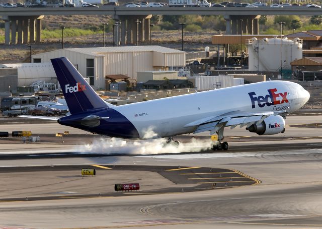 Airbus A300F4-600 (N657FE)