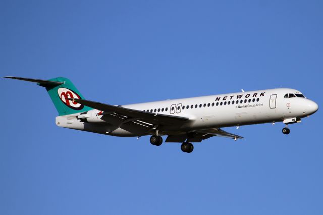 Fokker 100 (VH-NQE)