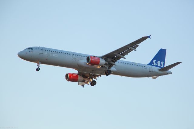 OY-KBE — - Landning ar Copenhagen. August 2013