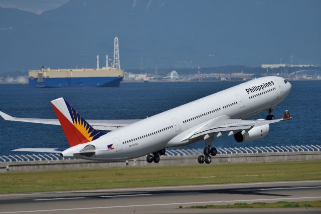 Airbus A330-200 (RP-C8762)