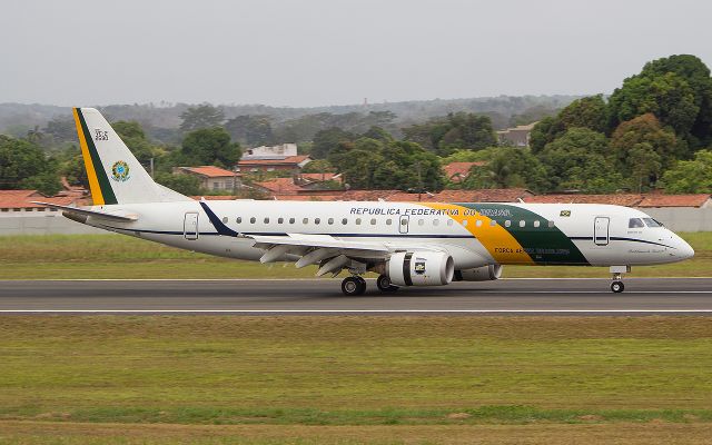 Embraer ERJ-190 (FAB2590)