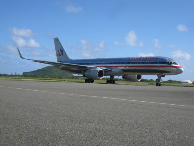 Boeing 757-200 (N7667A)