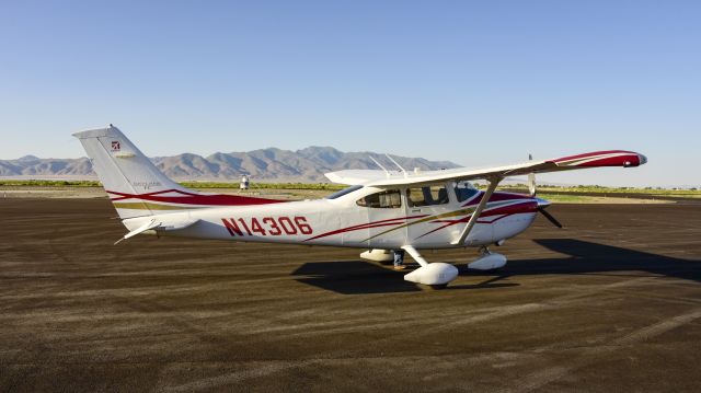 CESSNA T182 Turbo Skylane (N14306) - On the way back from Idaho to California