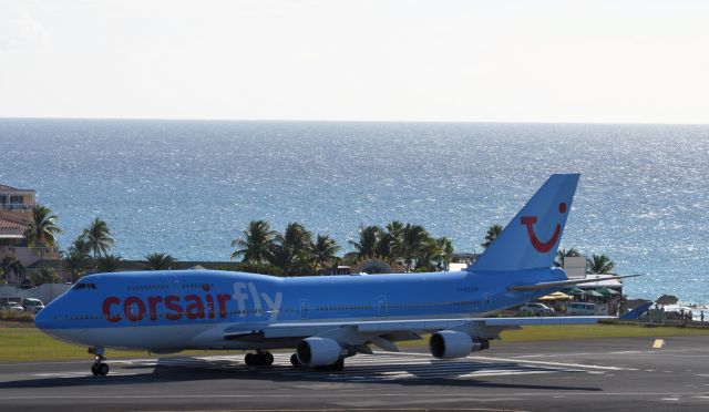 Boeing 747-200 (F-HSUN) - Corsair line up and ready to take off