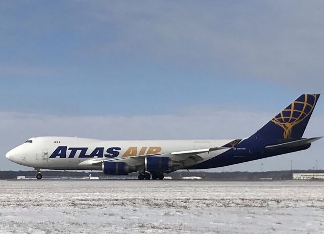 Boeing 747-400 (N477MC) - Runway 19 arrival! 1/29/22.