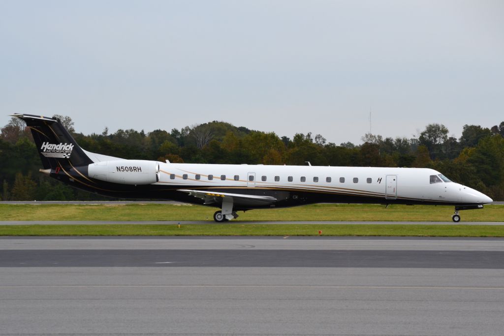 Embraer ERJ-145 (N508RH) - HENDRICK MOTORSPORTS LLC taxiing at KJQF - 10/25/18