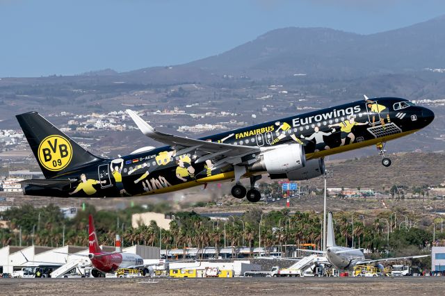 Airbus A320 (D-AEWM)
