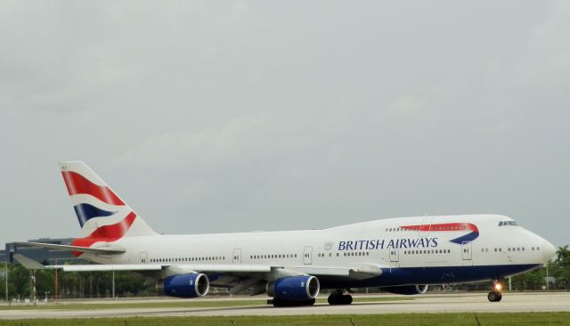 Boeing 747-400 (G-BNLP)