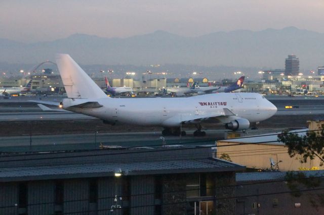 Boeing 747-400 (N539BC)