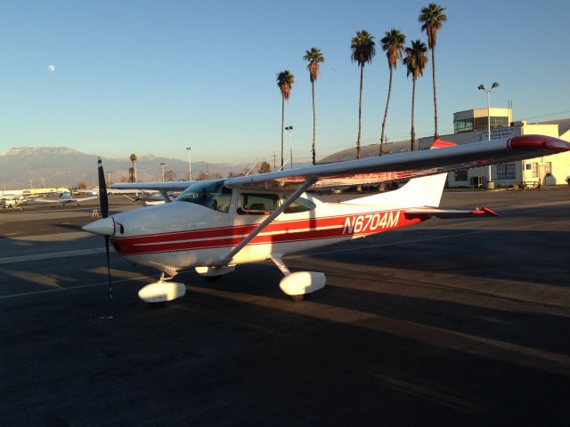 Cessna Skylane (N6704M)