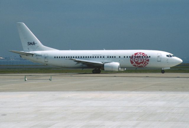 BOEING 737-400 (JA737C) - Taxing at Tokyo-Haneda Intl Airport on 2003/10/04 " Sky Net Asia "