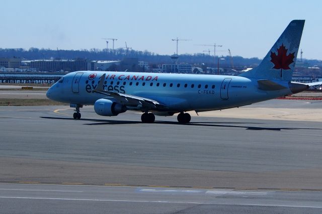 Embraer ERJ-190 (C-FEKD)