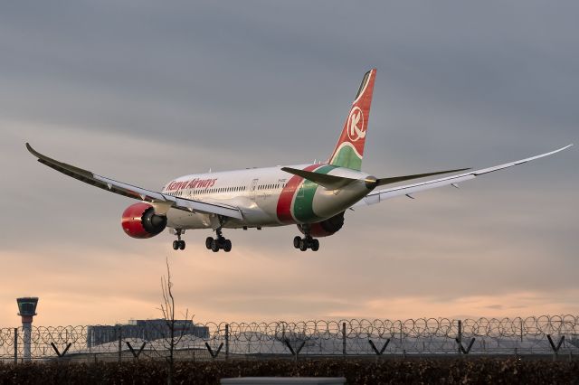 Boeing 787-9 Dreamliner (5Y-KZC) - 2nd Feb., 2022: "Masai Mara" from Nairobi is about to touch down on runway 27L at London Heathrow.