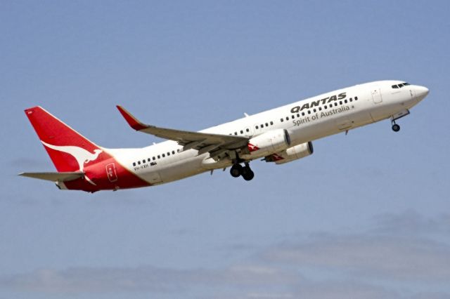 Boeing 737-800 (VH-VXH) - Getting airborne and heading to an interstate destination on the last day of the Australian summer. Thursday 28th February 2013.