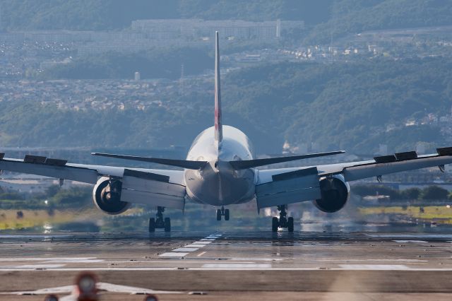 Boeing 777-200 (JA009D)