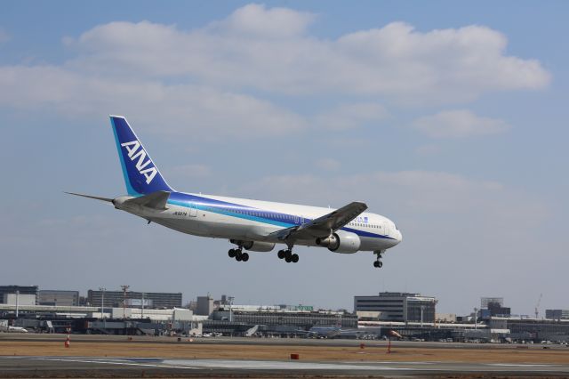 BOEING 767-300 (JA8274)