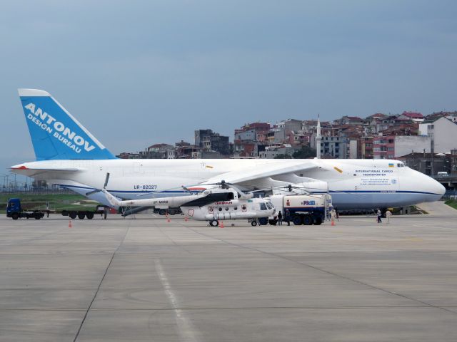 Antonov An-124 Ruslan (UR-82027) - Big aircraft. | 17 OCT 2014.