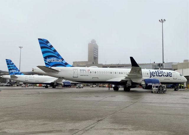 Airbus A220-300 (N3102J) - 04/17/23 Marathon Monday