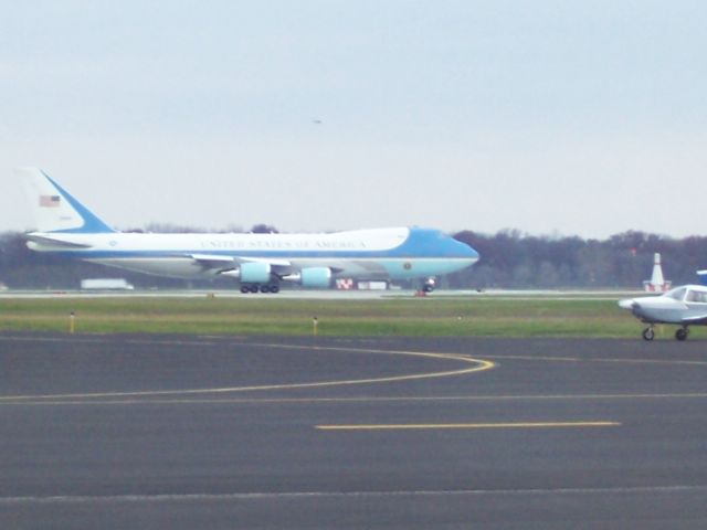 Boeing 747-200 (92-9000) - Air Force One at Madison.