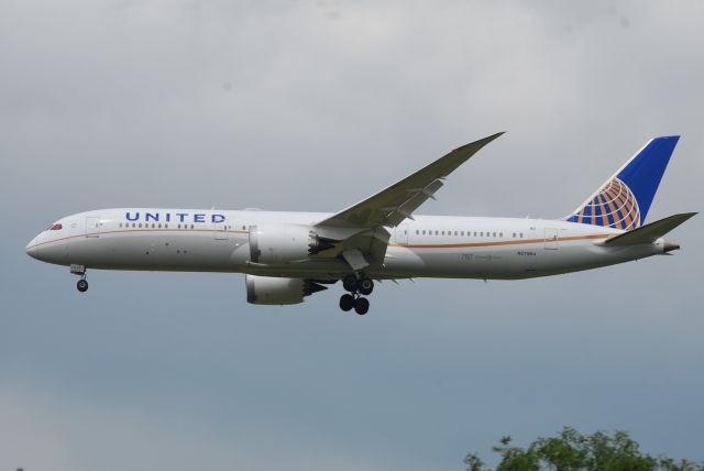 Boeing 787-9 Dreamliner (N27964)