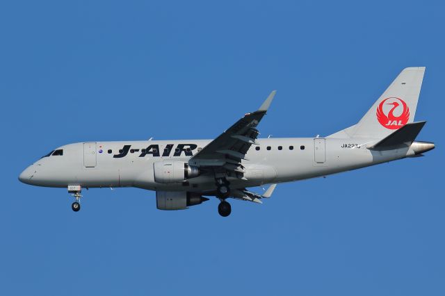 Embraer 170/175 (JA227J)