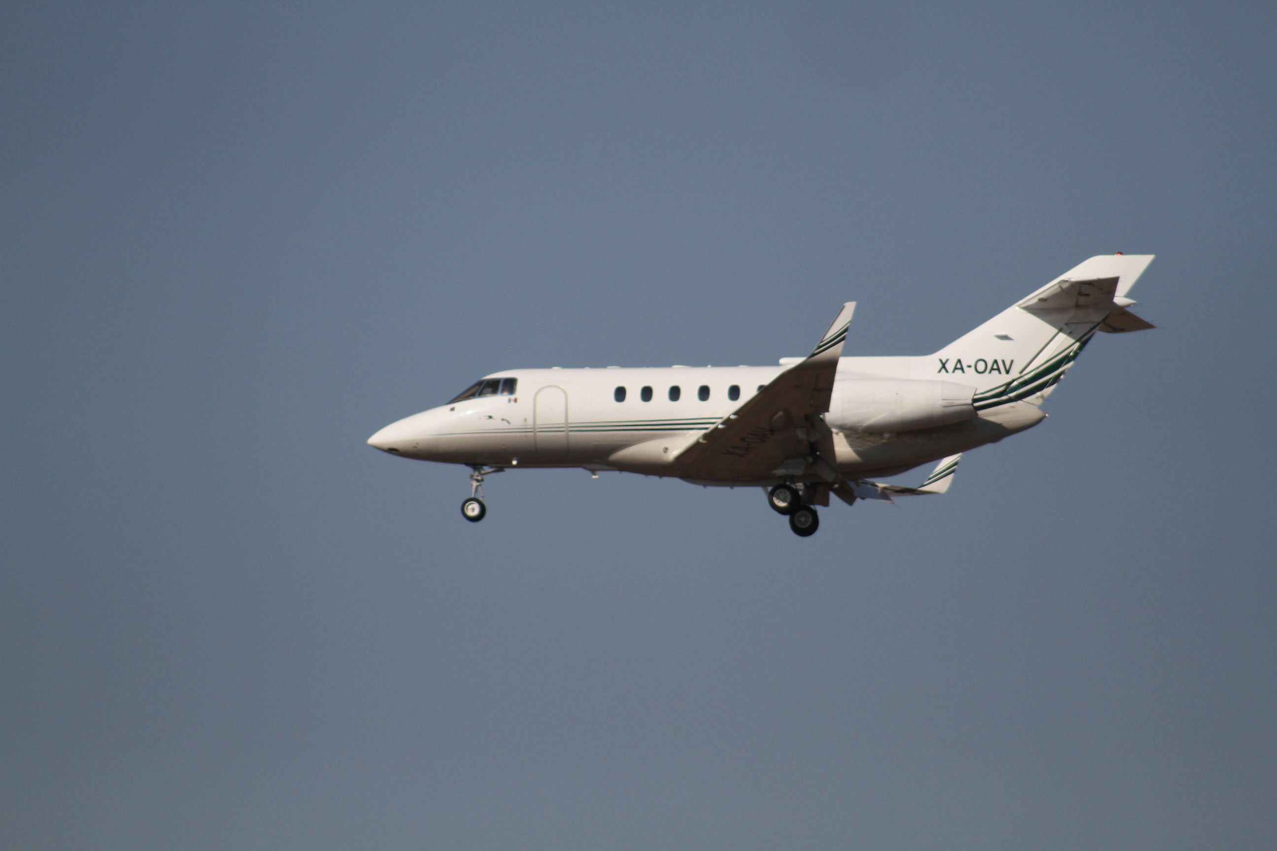 Hawker 800 (XA-AOV) - FINAL APPROACH 27 MMTJ