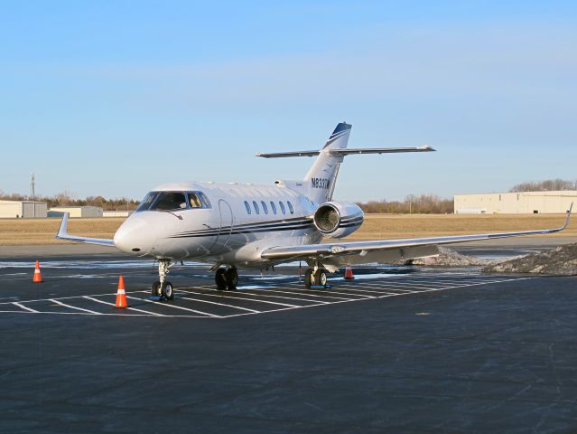 Hawker 800 (N833TM) - Stand up cabin.