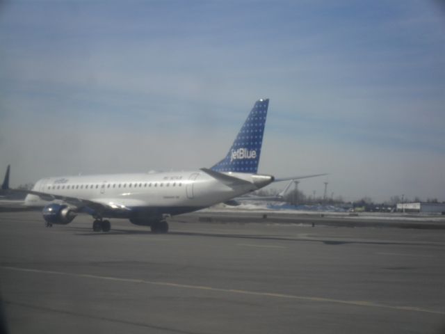 Embraer ERJ-190 (N274JB)