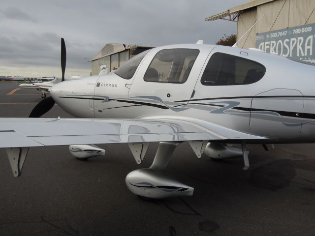 Cirrus SR-22 (VH-FSF)