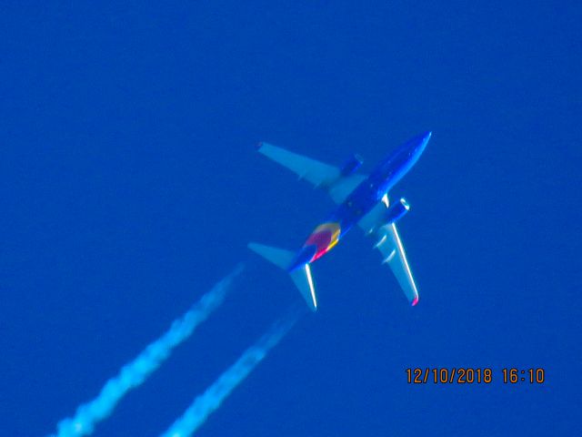 Boeing 737-700 (N7837A)