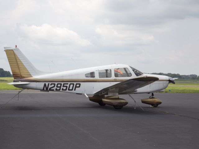 Piper Cherokee (N2950P)