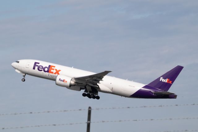 BOEING 777-200LR (N853FD) - 2020-05-17br /FX897 KEWR-KMEM