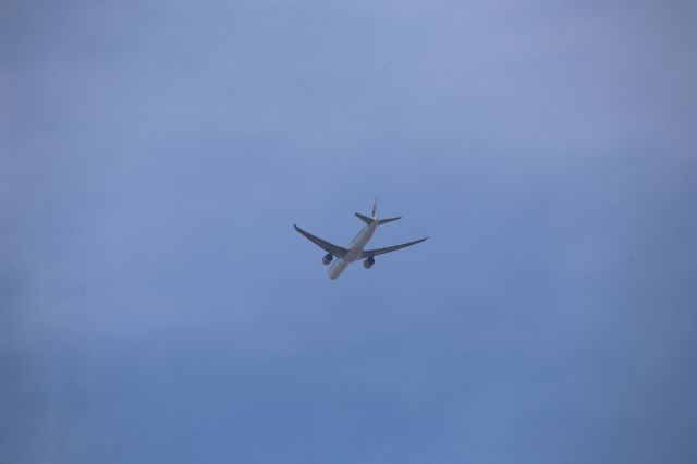BOEING 777-300ER (B-7369)