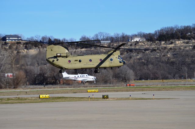 Beechcraft King Air 90 (N2MP) - CH-47 & BE-90