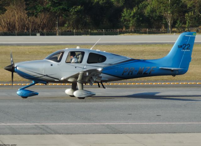 Cirrus SR-22 (PR-MZF)