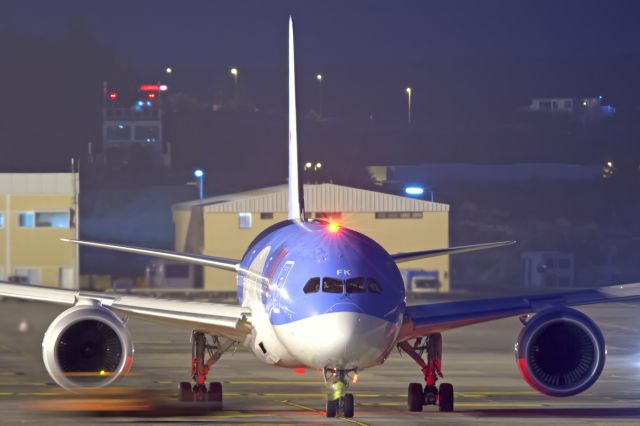 Boeing 787-8 (PH-TFK) - TENERIFE SUR