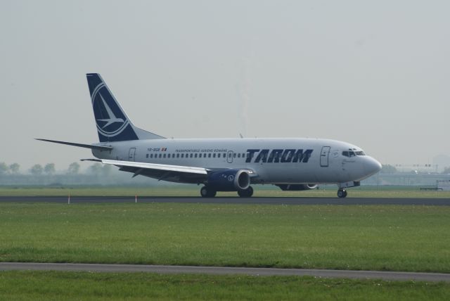 BOEING 737-300 (YR-BGB) - Tarom B737-38J cn27180
