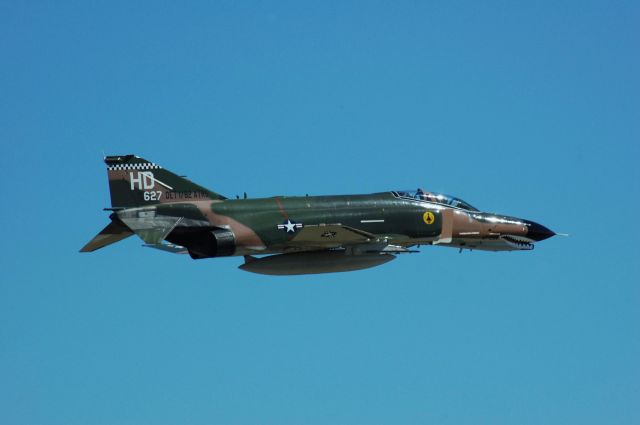 McDonnell Douglas F-4 Phantom 2 —