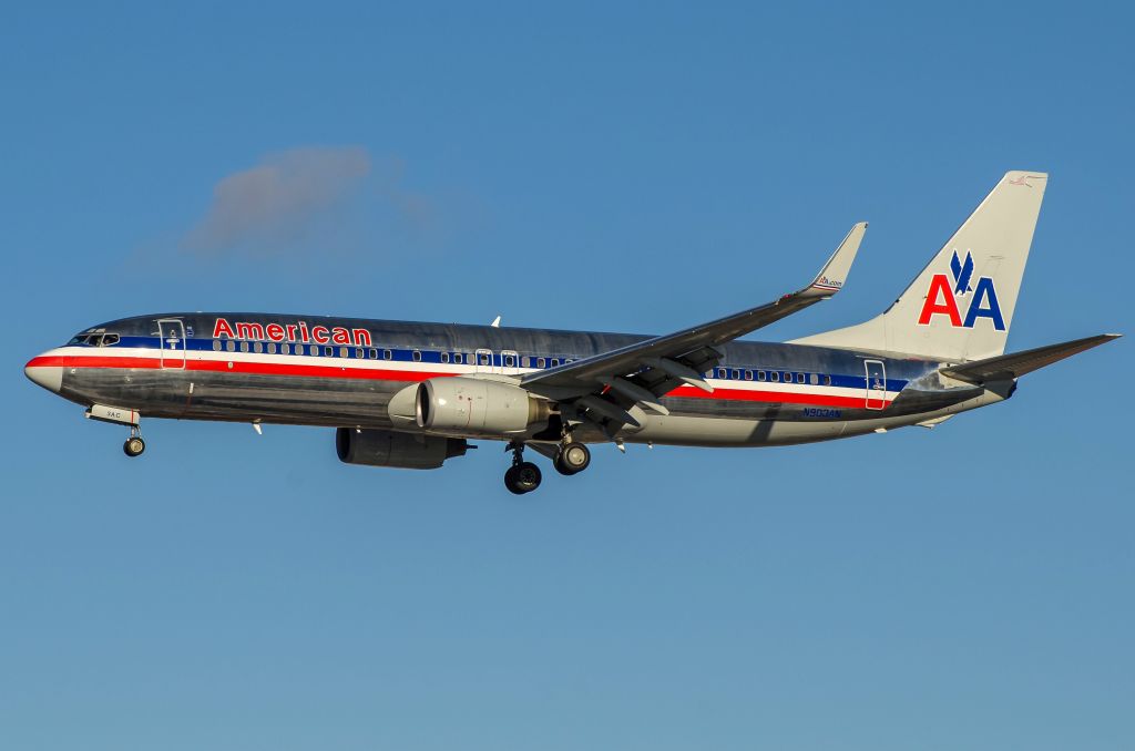 Boeing 737-800 (N903AN) - American Airlines 737-800 with a lovely shinny body